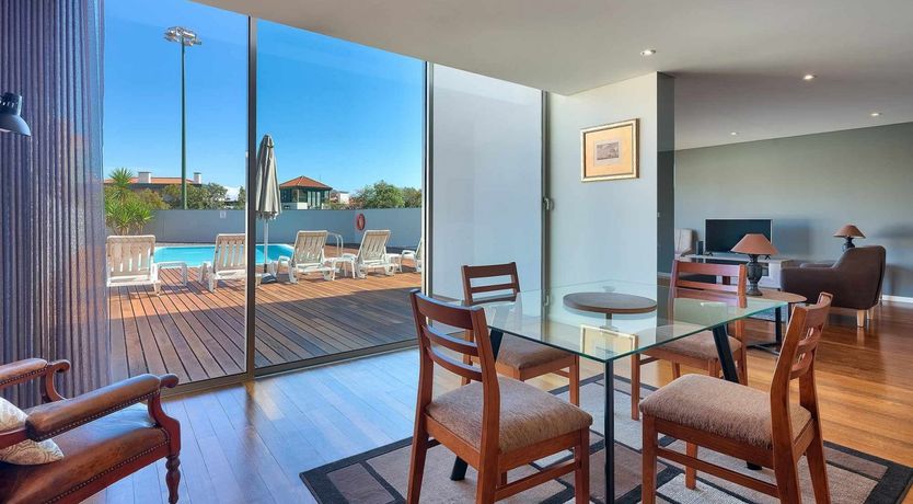 Photo of Glossy Reflections