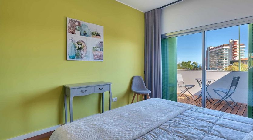 Photo of Glossy Reflections