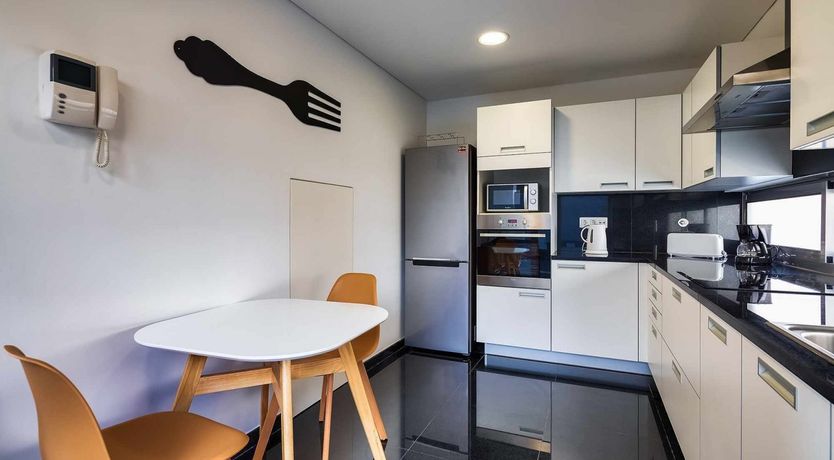 Photo of Glossy Reflections