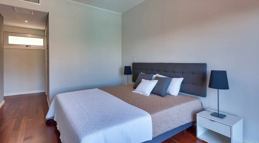 Photo of Glossy Reflections