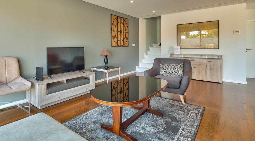 Photo of Glossy Reflections