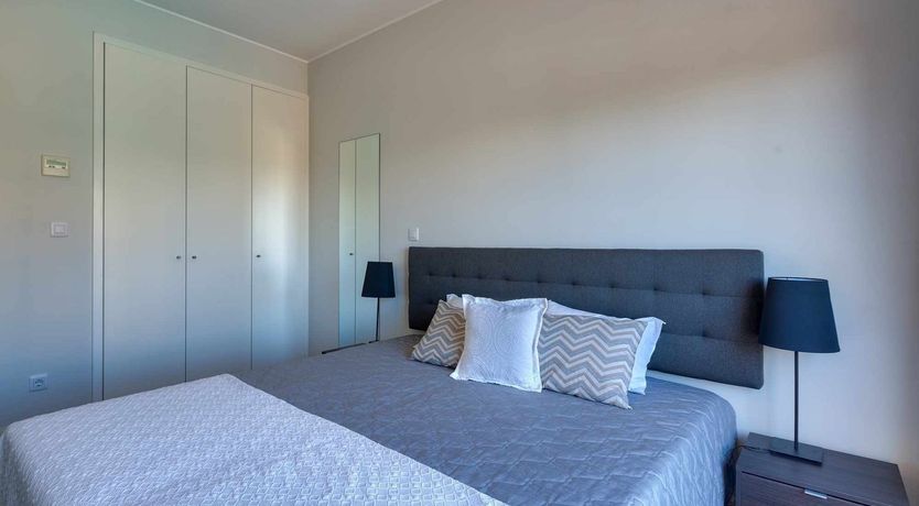 Photo of Glossy Reflections