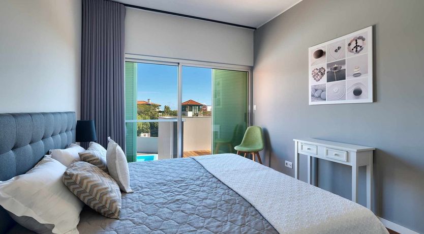 Photo of Glossy Reflections