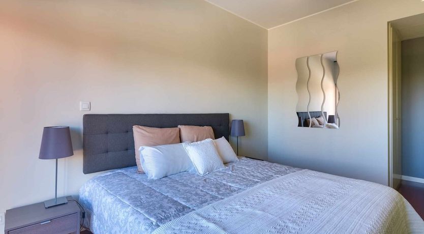 Photo of Glossy Reflections