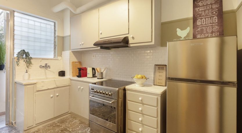 Photo of Zeas' Waves