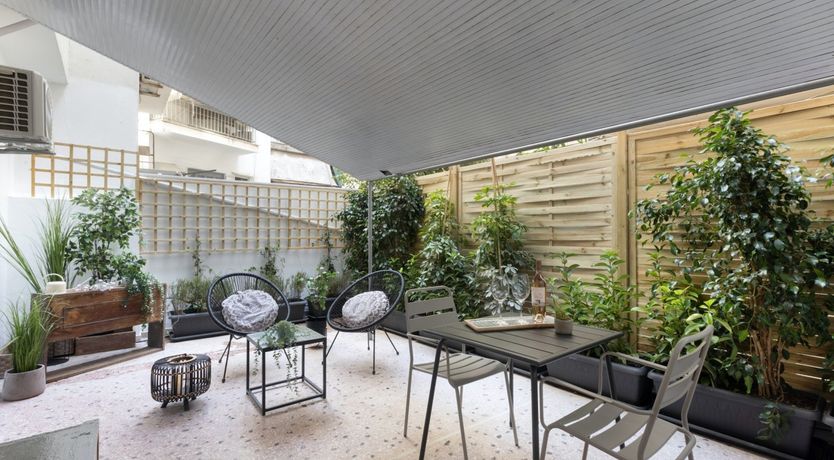 Photo of Zeas' Waves