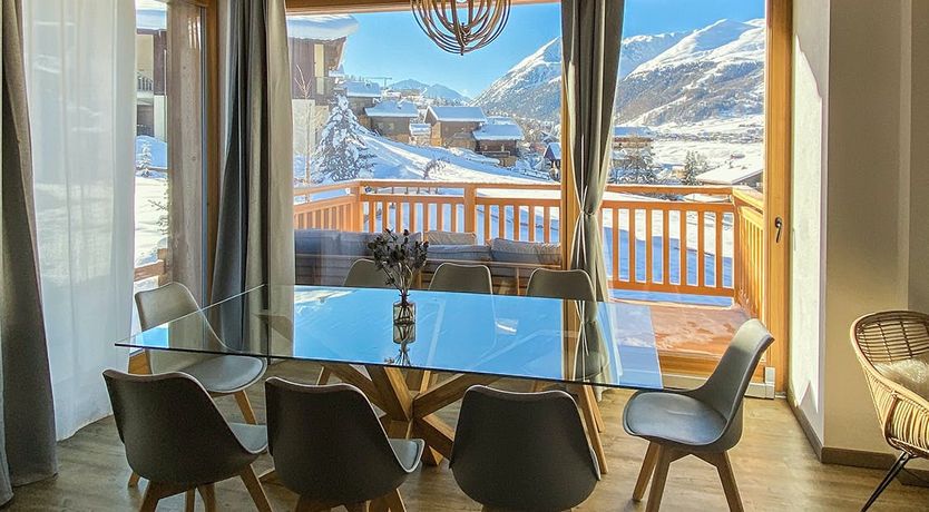 Photo of Salopettes & Slopes