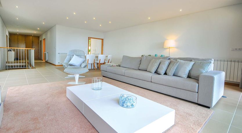 Photo of Velvet Moon