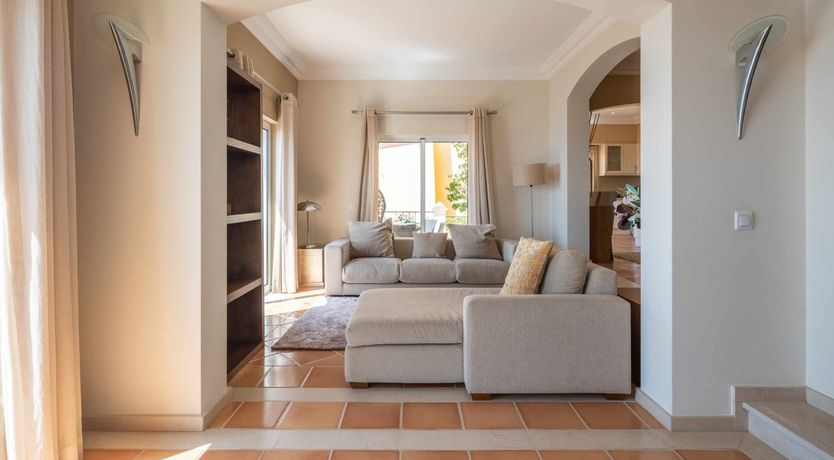 Photo of Blurred Horizons