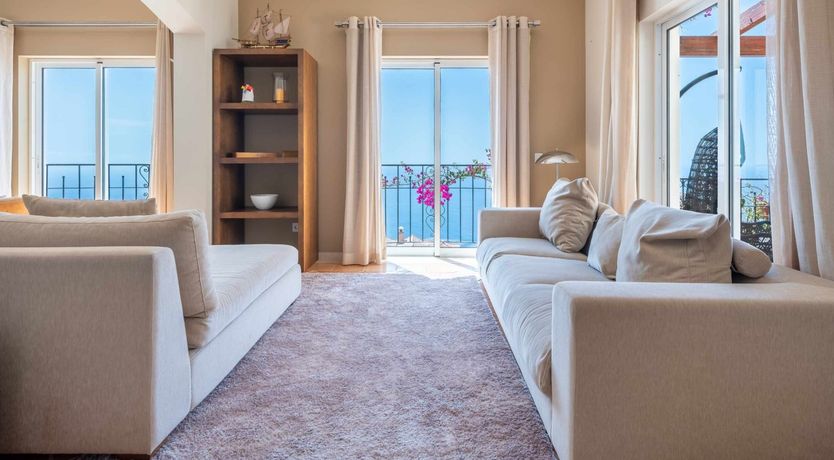 Photo of Blurred Horizons