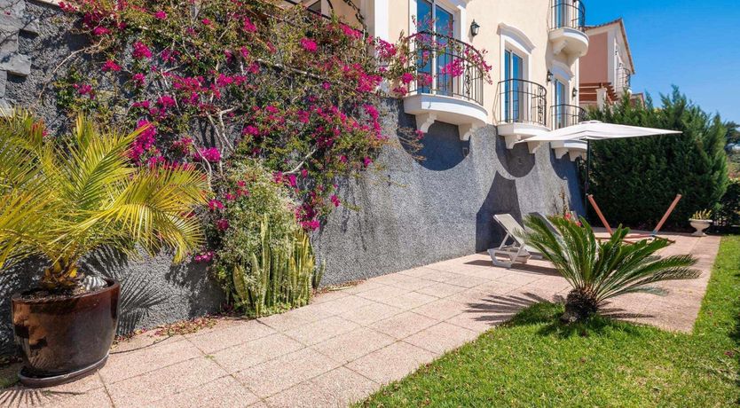 Photo of Blurred Horizons