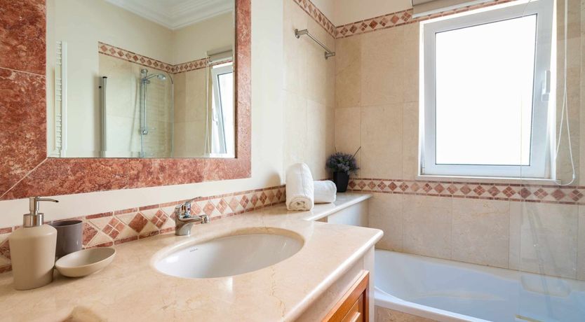 Photo of Blurred Horizons