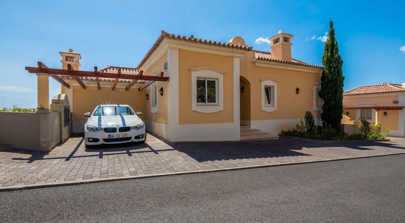 Photo of Blurred Horizons