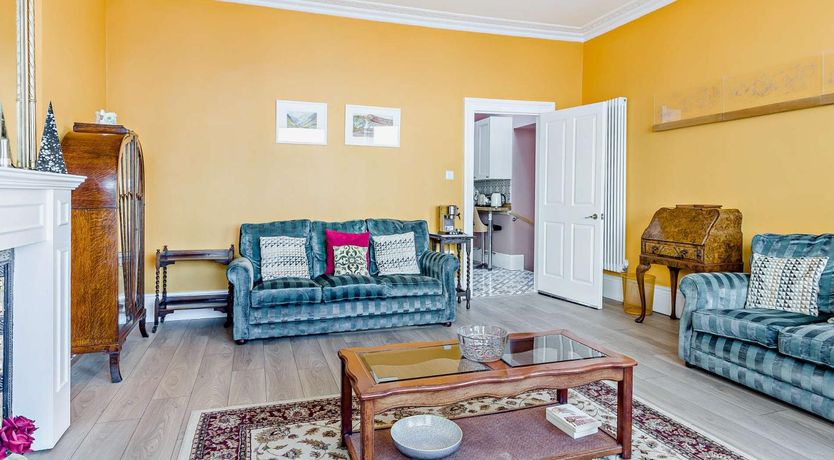 Photo of 2 Bed in St. Leonards -on- Sea
