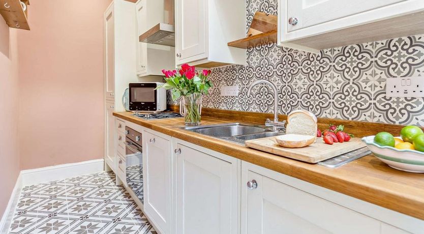 Photo of 2 Bed in St Leonards on Sea