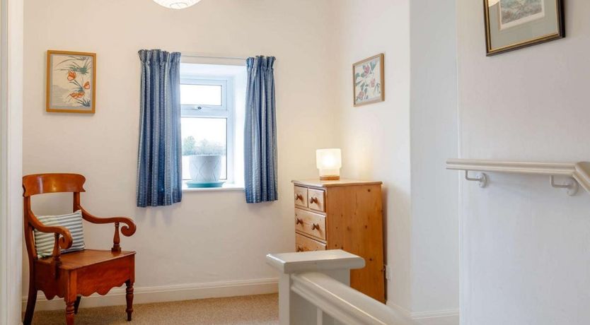 Photo of 4 Bed in Llechfaen