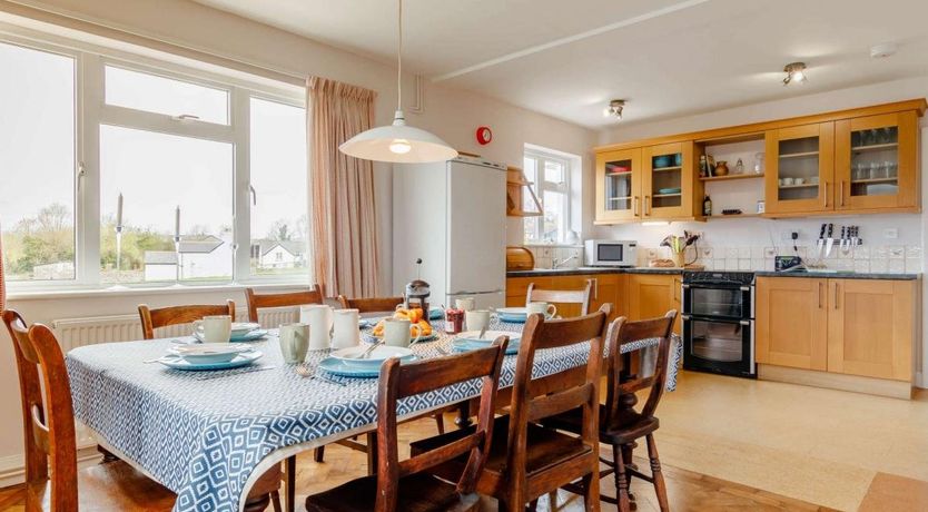 Photo of 4 Bed in Llechfaen