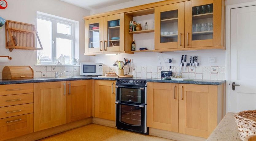 Photo of 4 Bed in Llechfaen