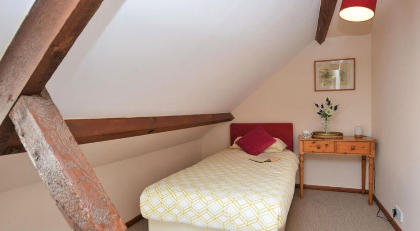 Photo of 2 Bed in Godshill