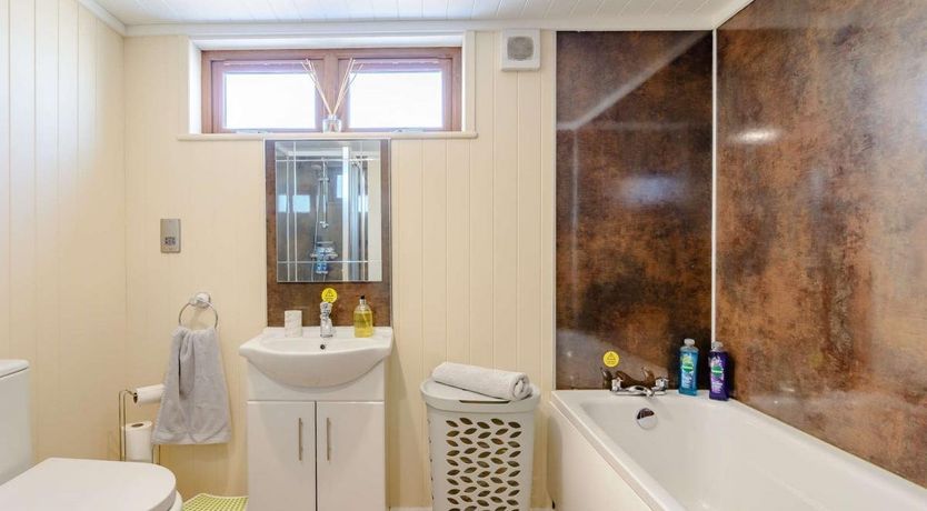 Photo of 2 Bed in Ripponden