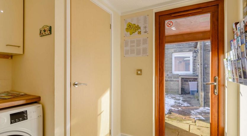 Photo of 2 Bed in Ripponden