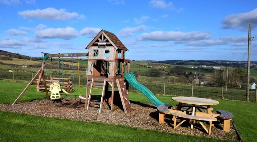 Photo of 2 Bed in Ripponden