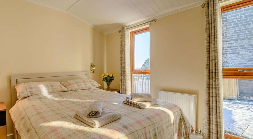 Photo of 2 Bed in Ripponden