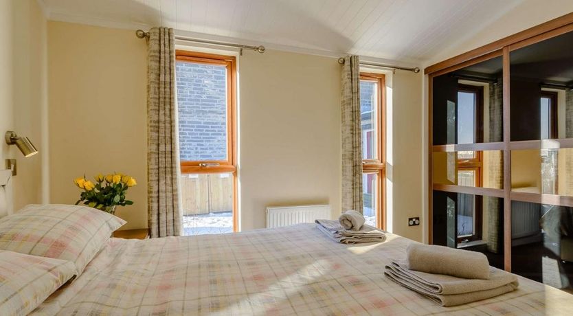 Photo of 2 Bed in Ripponden