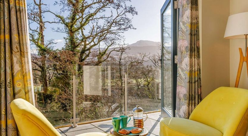 Photo of 3 Bed in Llanelltyd