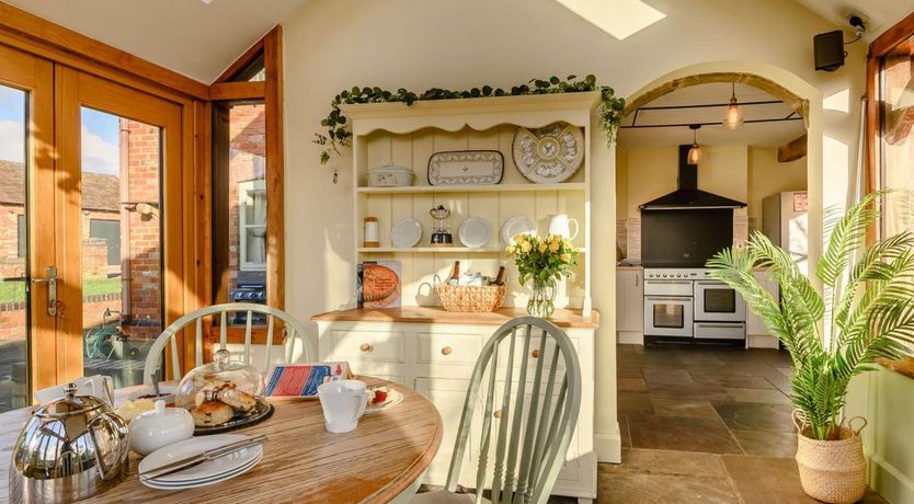 Photo of 4 Bed in Awre