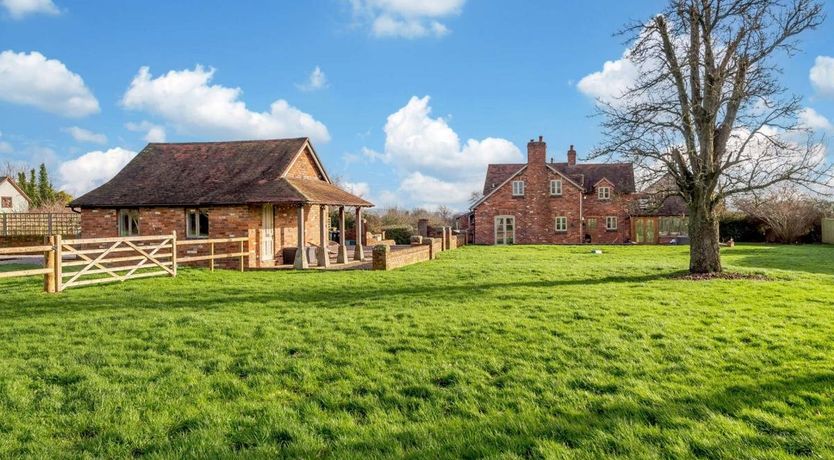 Photo of 4 Bed in Awre