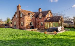 Photo of in Blakeney  (90589)