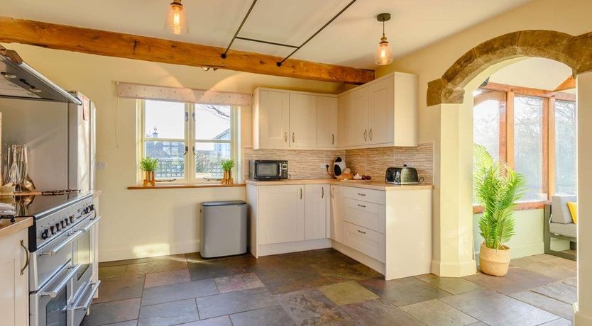 Photo of 4 Bed in Awre