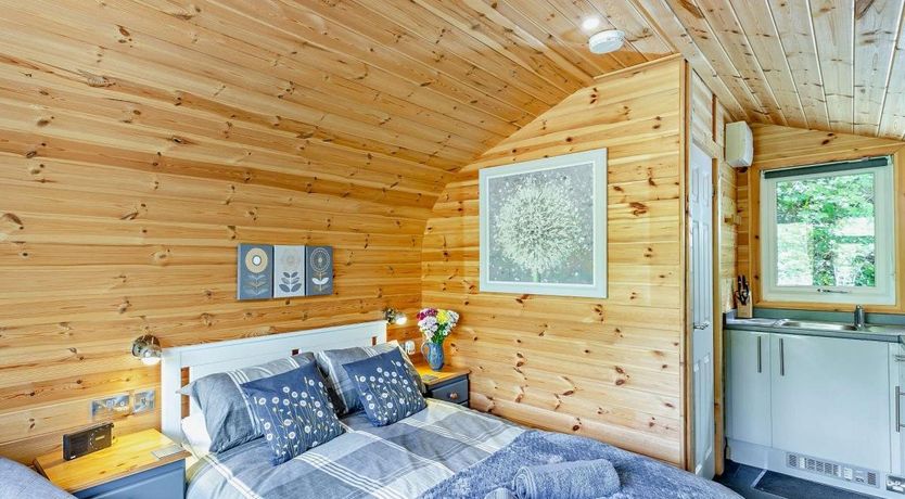 Photo of 1 Bed in All Stretton