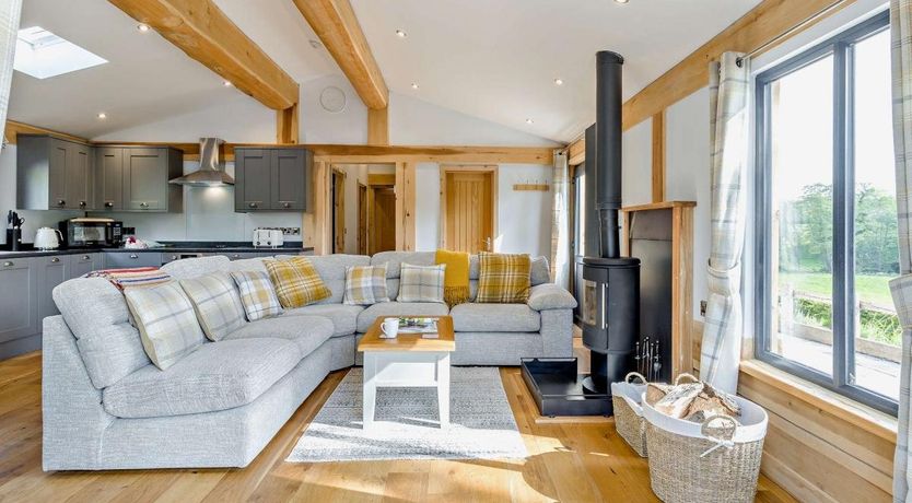 Photo of 2 Bed in All Stretton