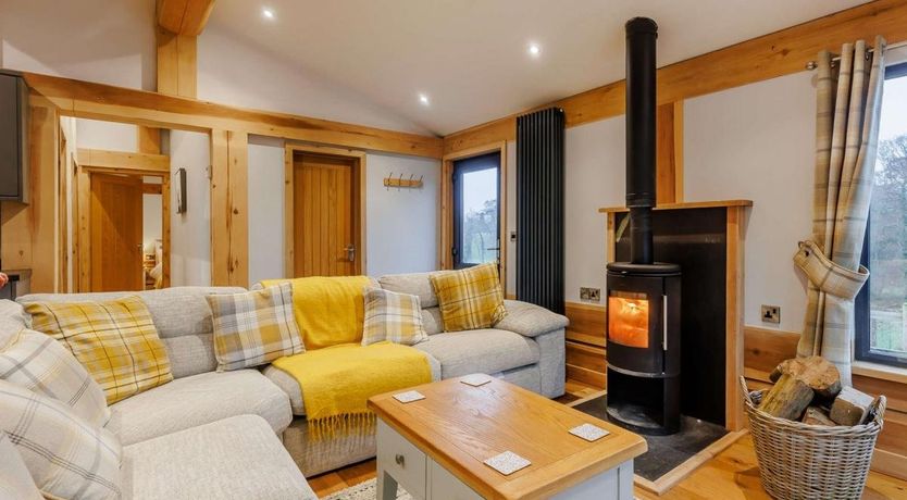 Photo of 2 Bed in All Stretton