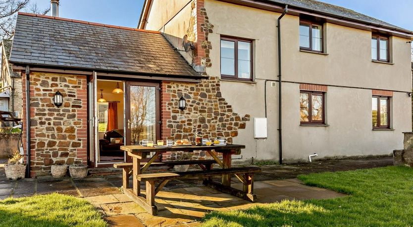 Photo of 3 Bed in Lee