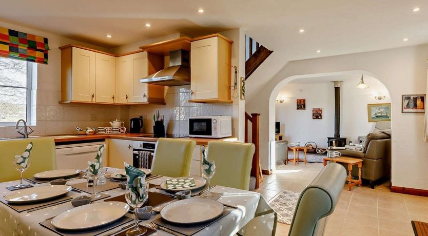 Photo of 3 Bed in Lee