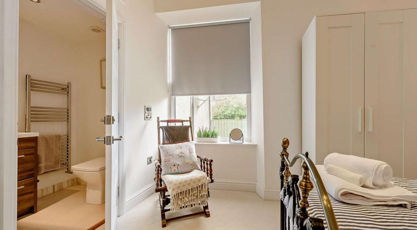 Photo of 2 Bed in Tenby