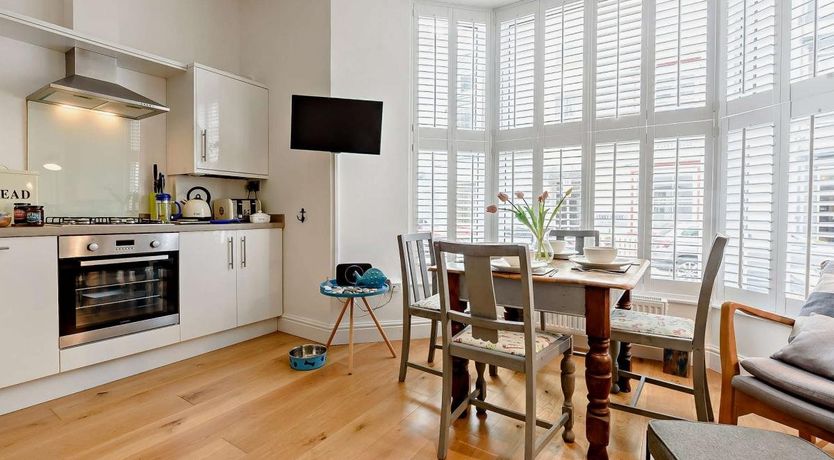 Photo of 2 Bed in Tenby