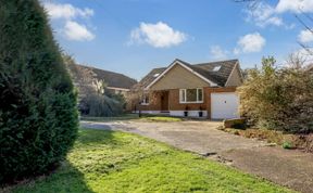 Photo of 4 Bed in Freshwater