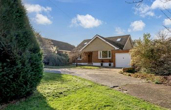 4 Bed in Freshwater Holiday Cottage