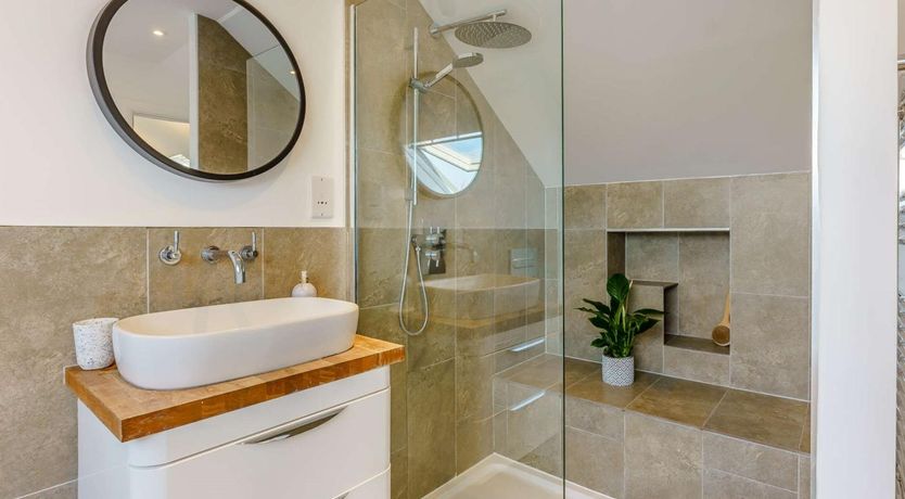 Photo of 4 Bed in Freshwater