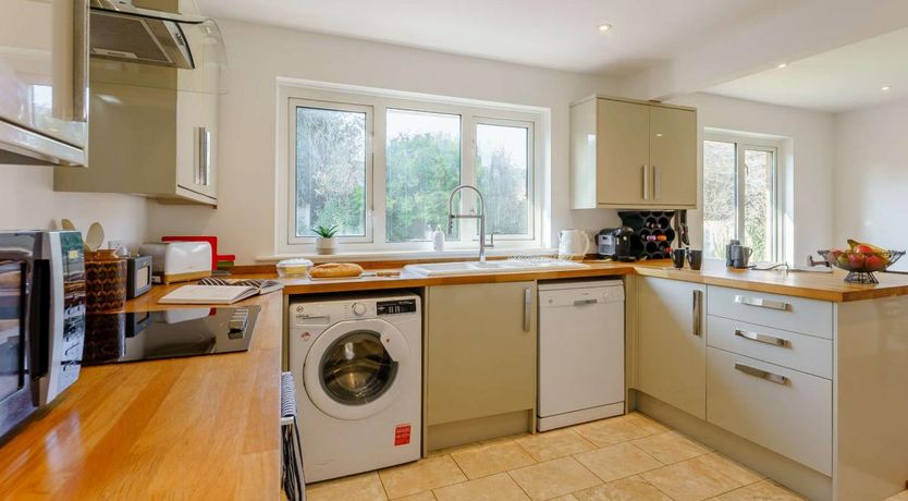 Photo of 4 Bed in Freshwater