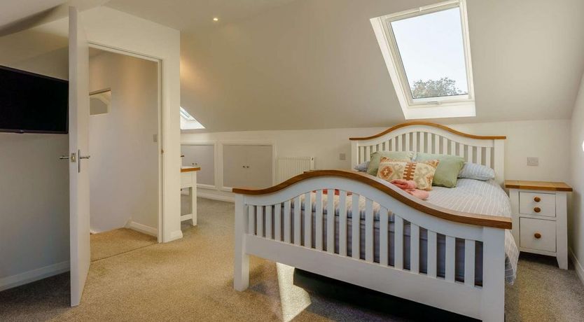 Photo of 4 Bed in Freshwater