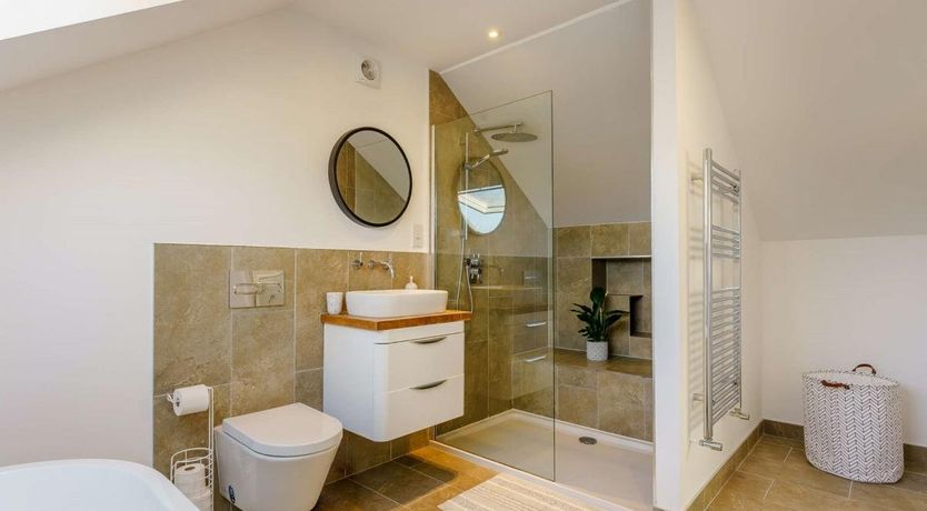 Photo of 4 Bed in Freshwater