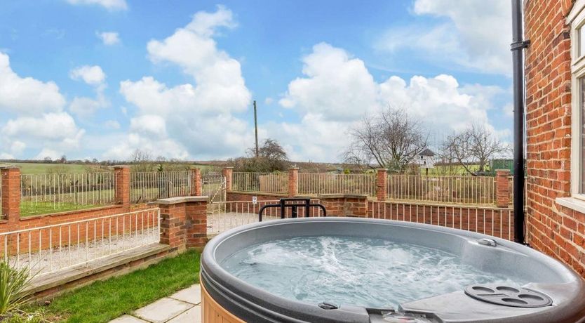 Photo of 2 Bed in Caunton