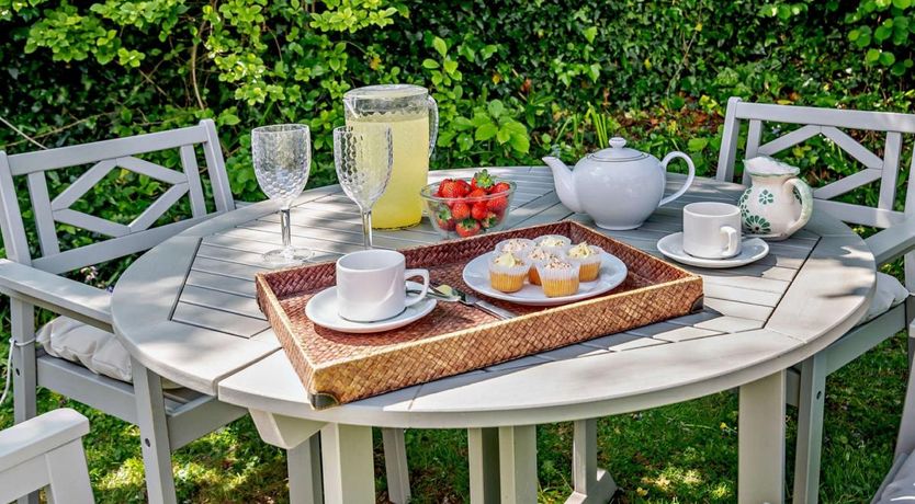 Photo of 1 Bed in Ellicombe