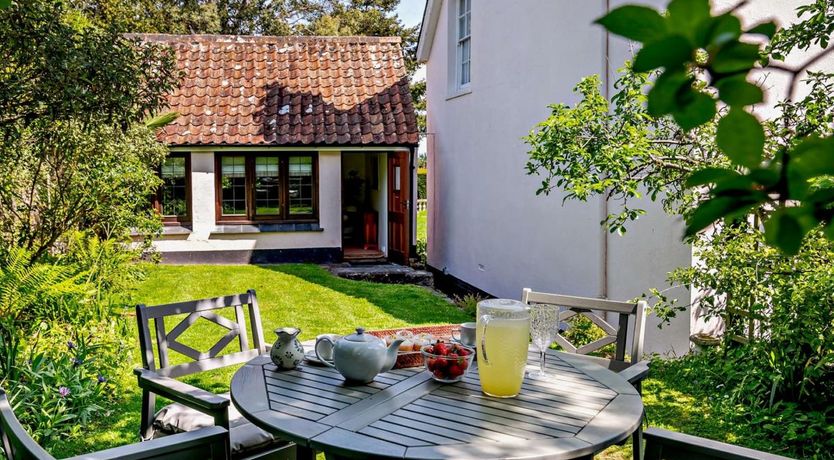 Photo of 1 Bed in Ellicombe