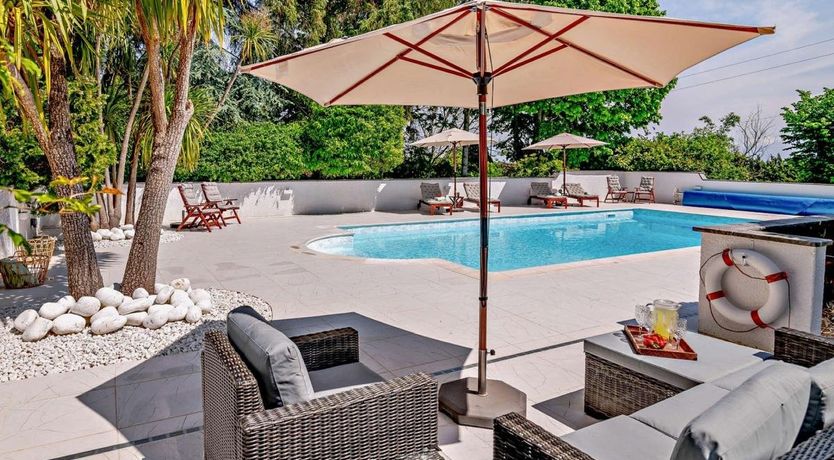 Photo of 1 Bed in Ellicombe